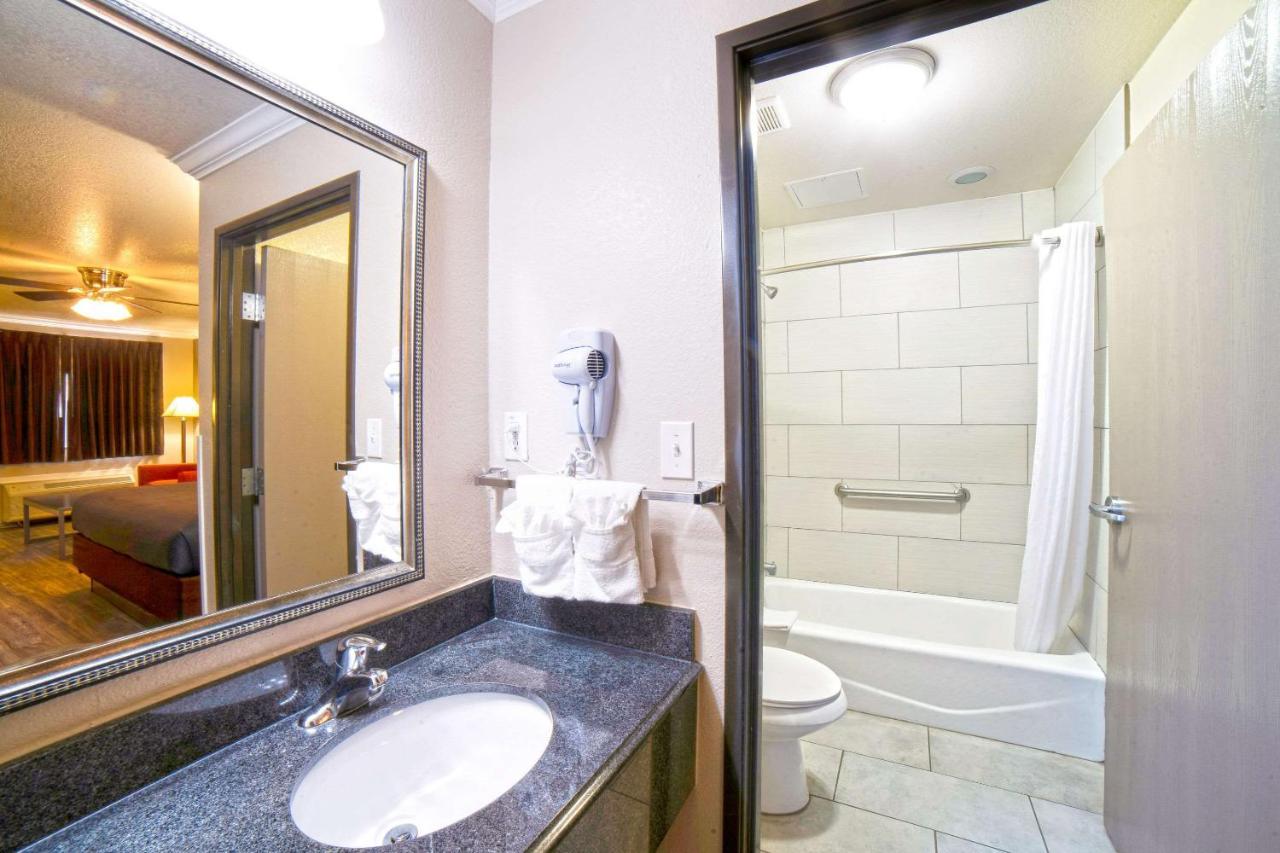 Econo Lodge Inn & Suites Corpus Christi Eksteriør billede